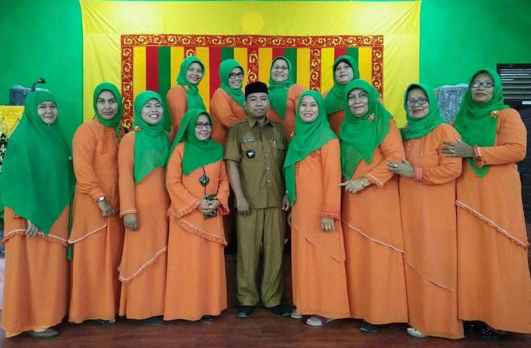 Foto bersama TP-PKK Gampong Kota Baru