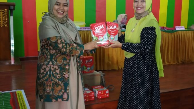 Pembagian Susu Kotak